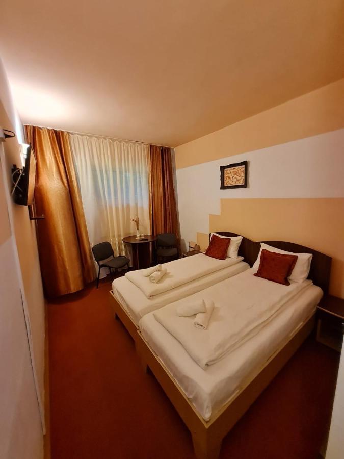 Hotel Randunica Văliug Exteriér fotografie