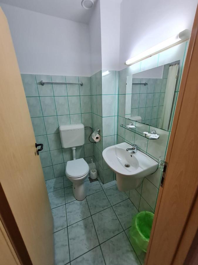 Hotel Randunica Văliug Exteriér fotografie